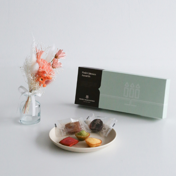 【母の日限定】送料込 / プリザーブドフラワーブーケとスイーツのセット